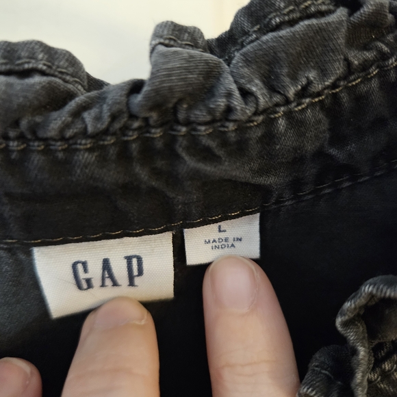 GAP Dark Gray Ruffle Button-Down Blouse - Picture 3 of 3